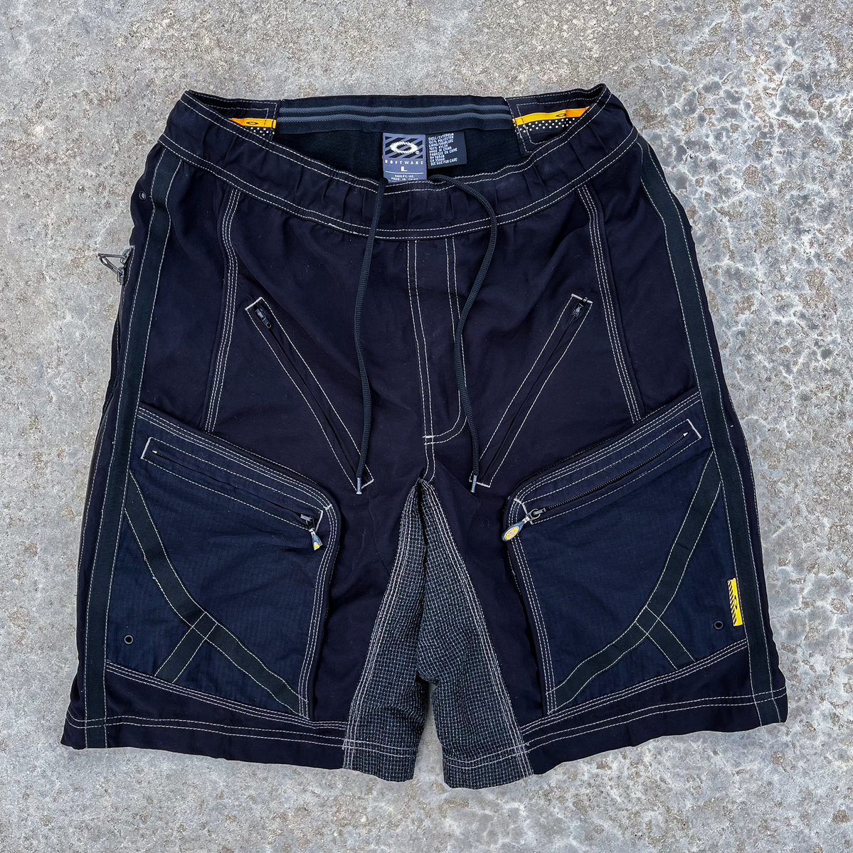 RARE OAKLEY SOFTWARE MTB SHORTS VINTAGE BLACK – ARCHIVESPHERE ®